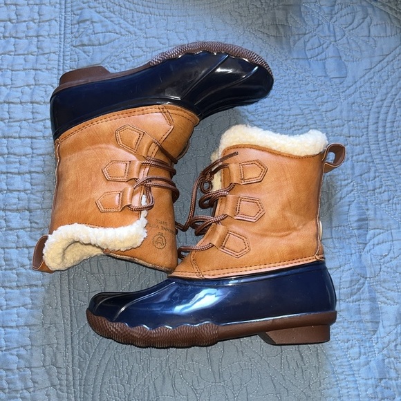 Adrienne Vittadini Girl’s duck boots Size 2 - Picture 9 of 11